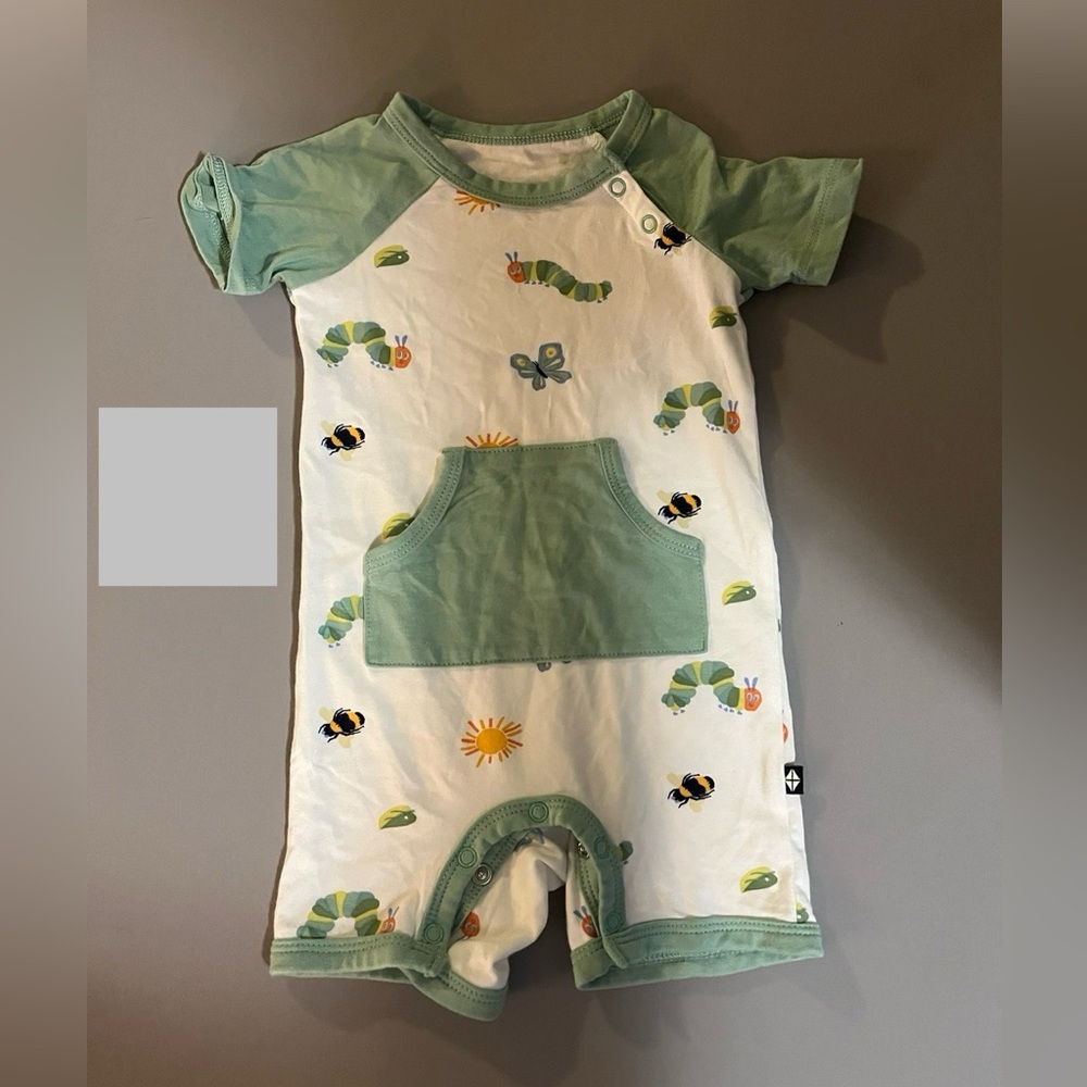 Mint condition Kyte BABY Green and White Bodysuit